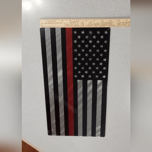 Thin Red Line(USA) - Picture 2 of 5